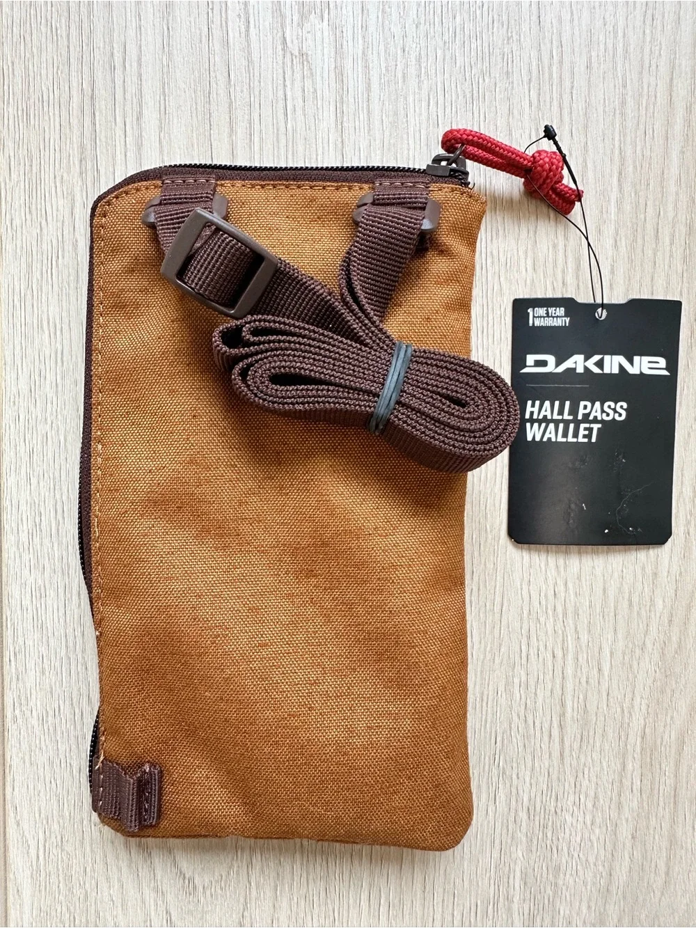 Dakine Hall Pass Wallet in Brown